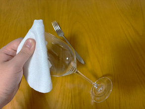 普通のふきんに見えるでしょ？　拭くだけで食器が見違える『100均有能ふきん』が超優秀