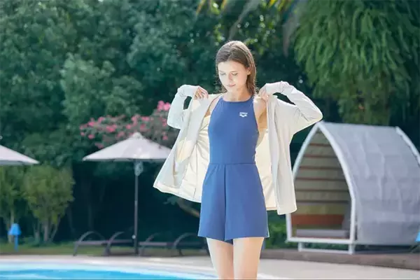 「夏に使った水着の寿命を延ばす『新常識』　メーカーが教える“正しい洗い方”は」の画像