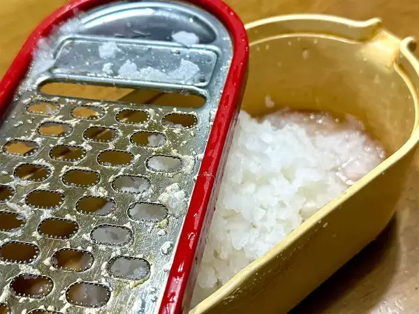 おろし金のお手入れ、ブラシを使うのはOK？NG？　貝印に聞いた