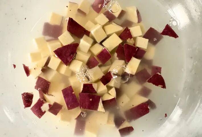 『大さじ2杯』入れてみて！　さつまいもサラダの味つけに「おやつみたい」【10分レシピ】