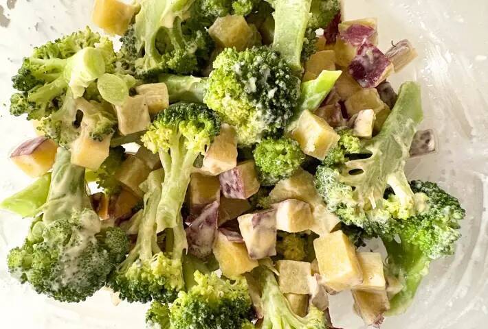 『大さじ2杯』入れてみて！　さつまいもサラダの味つけに「おやつみたい」【10分レシピ】