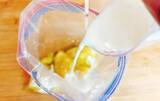 「お盆で余った『果物』を消費！　ジッパー袋に入れて揉むだけで「ぜいたくオヤツの完成」」の画像4