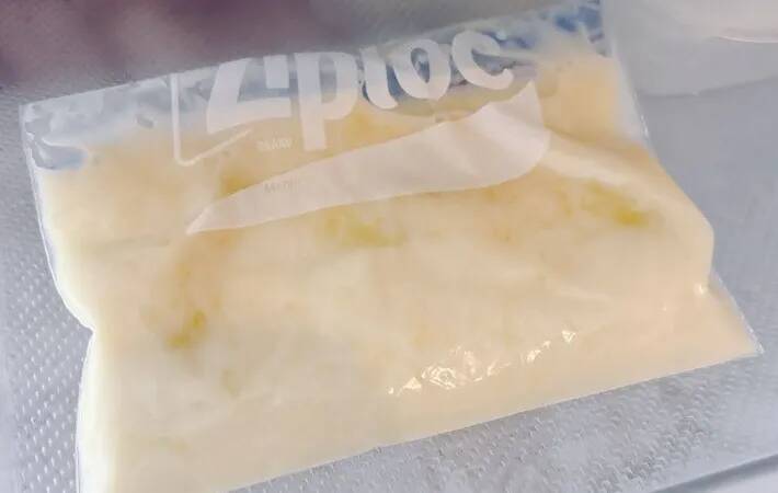 お盆で余った『果物』を消費！　ジッパー袋に入れて揉むだけで「ぜいたくオヤツの完成」