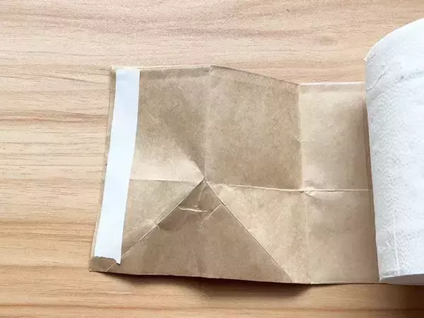 「捨てられない紙袋は、トイレットペーパーを用意して…　できたものがこちら」の画像