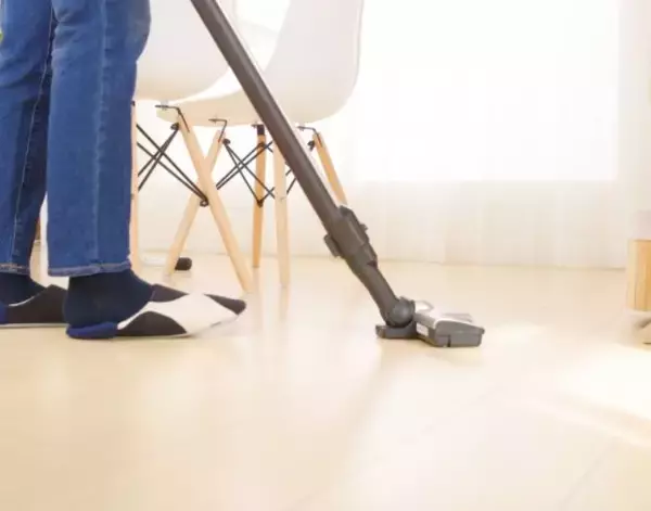 「「寿命を縮めます」　コードレス掃除機にはNG行動があった！」の画像