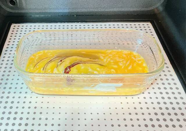 【簡単レシピ】斜め薄切りのサツマイモを並べて？　完成した一品にたまらん…！