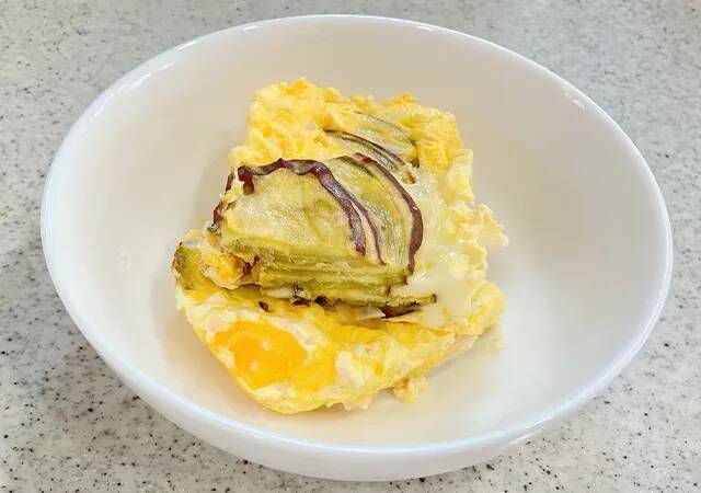 【簡単レシピ】斜め薄切りのサツマイモを並べて？　完成した一品にたまらん…！