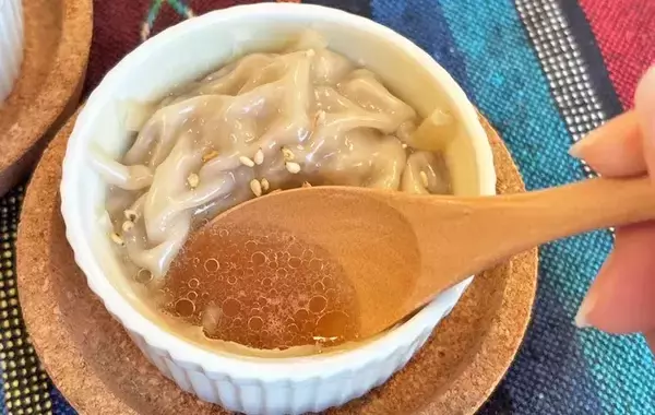 「包まずに時短！　小籠包の作り方が…？「手間がかからない」「肉汁たっぷり」」の画像