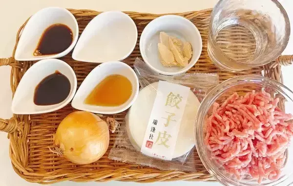 「包まずに時短！　小籠包の作り方が…？「手間がかからない」「肉汁たっぷり」」の画像