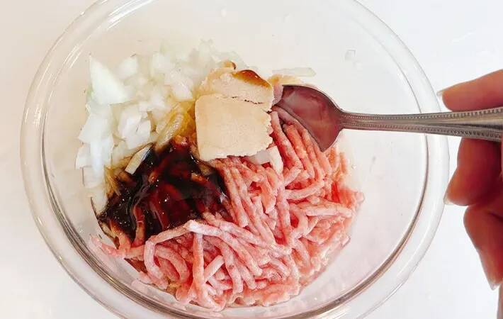 包まずに時短！　小籠包の作り方が…？「手間がかからない」「肉汁たっぷり」