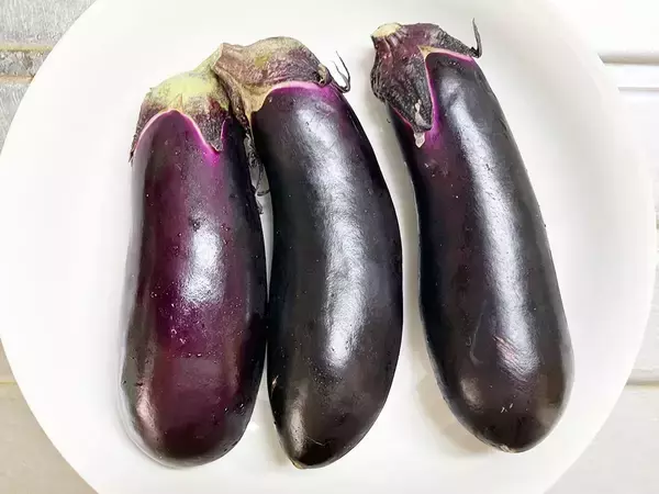 ナス、そのまま野菜室に入れるの待った！　カゴメが教える保存方法の『正解』
