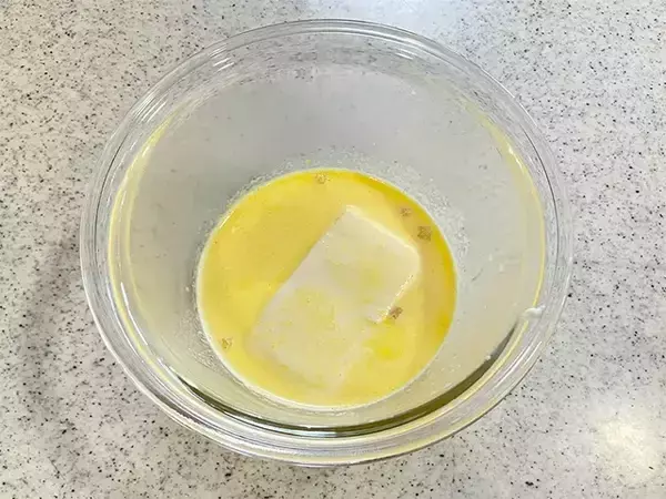 「コーンスープに豆腐を混ぜて…　電子レンジ2分温めてできたのは？」の画像
