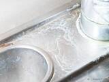 「アース製薬に聞いた！　蛇口や鏡についた「ガンコな水垢」の対策方法は？」の画像1