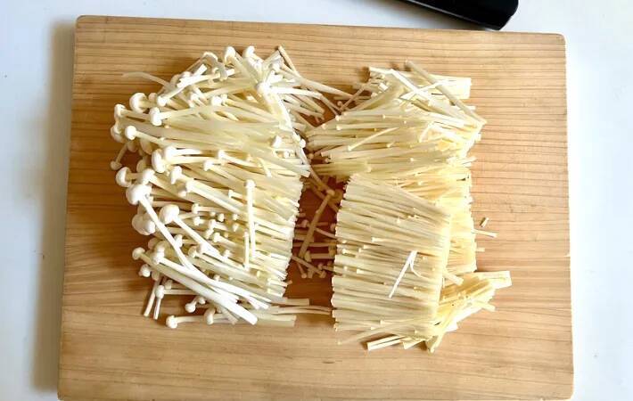 家にある材料でOK！　レンチン3分で完成「エノキの副菜」に家族が喜んだ
