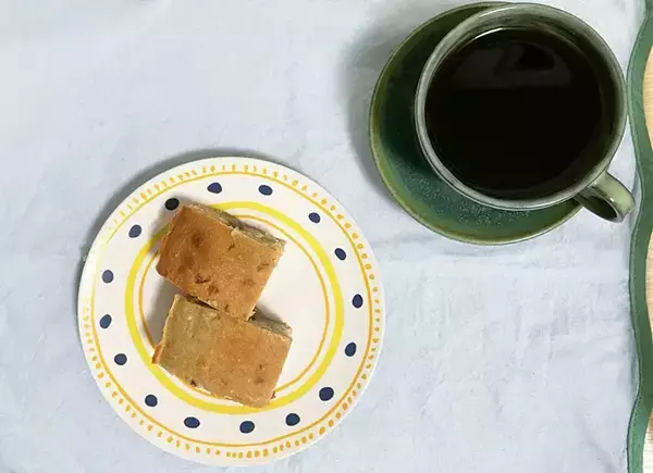 「ホットケーキミックスにゼリーを混ぜると？　ケーキのレシピに「優しい甘さ」「フルーティーな味」」の画像