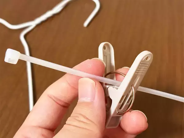 ダイソーの結束バンドでハンガーが劇的進化！洗濯の“スペース不足”を一瞬で解消する方法