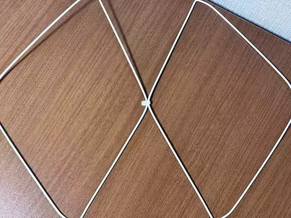 「ダイソーの結束バンドでハンガーが劇的進化！洗濯の“スペース不足”を一瞬で解消する方法」の画像