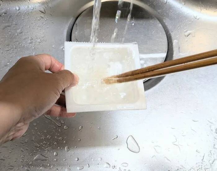 意外と万能で驚いた！　納豆フィルムの活用法に「毎回やりたい」「便利すぎ」