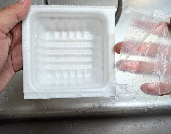 意外と万能で驚いた！　納豆フィルムの活用法に「毎回やりたい」「便利すぎ」