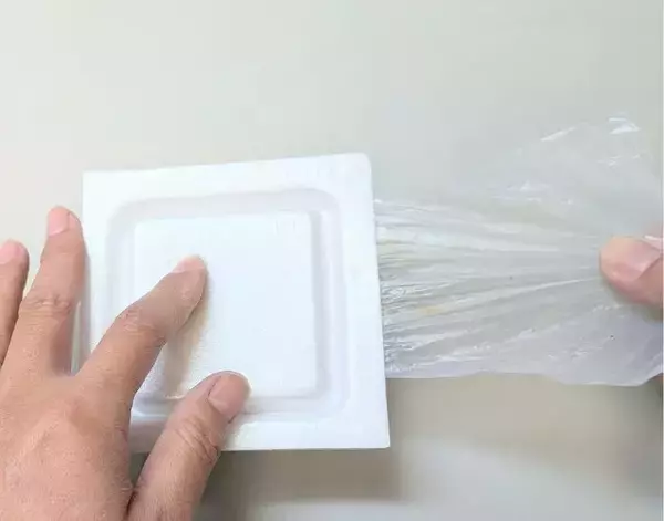 「意外と万能で驚いた！　納豆フィルムの活用法に「毎回やりたい」「便利すぎ」」の画像