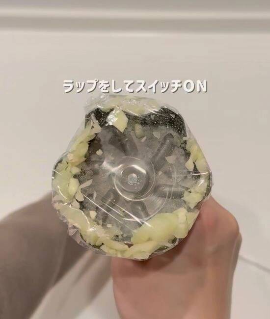 『レンジで30秒』　ニンニクをまるごとレンチンすると…？　「すごい」「これは試したい」