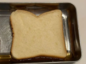 食パンはそのまま焼かないで！　『麦茶』に浸した結果に「目からウロコ」
