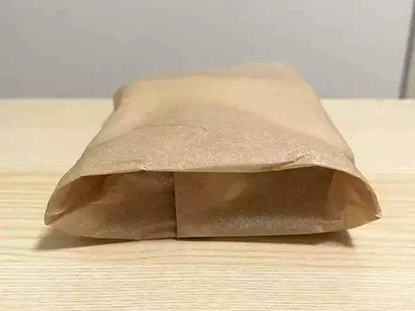 「お弁当のサンドイッチ、こう包んで　テープ不要、5分未満でできる『崩れない』ラッピングアイディア」の画像
