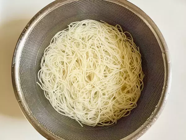 「また食べたい」と夫にヒット！　そうめんの意外なつゆに「めんつゆより好きかも」