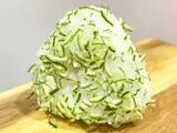 「夏は『おにぎり』こう食べる！　刻んでまぶすだけで「暑い日もさっぱり」「弁当にもいい」」の画像1