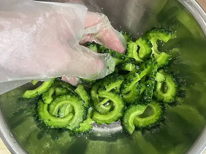 ゴーヤに『味ぽん』をかけて　2時間後に「箸が止まらない」「ご飯に合いそう」