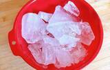 「コンビニの氷、買わなくていいかも！　ジッパー袋で作った『大きな氷』を叩かずに割る裏ワザ」の画像6