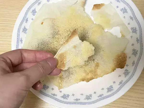 「硬くなった春巻きの皮の救済レシピ　トースターで5分焼いたら「ハマった」「すぐ食べきった」」の画像