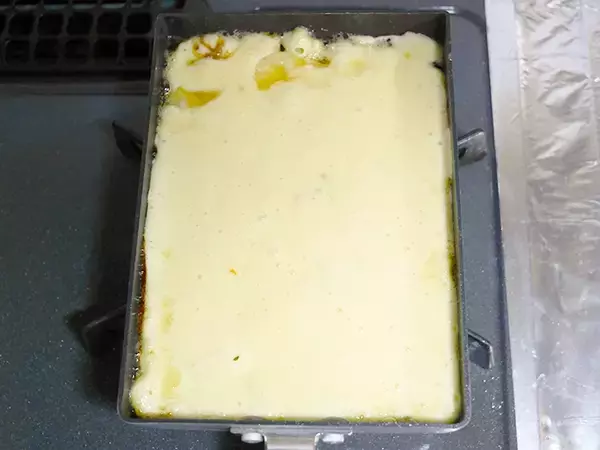 「ホットケーキミックスを『玉子焼き器』で焼いたら…　オーブン不要で“しっとりケーキ”完成！」の画像