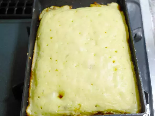 「ホットケーキミックスを『玉子焼き器』で焼いたら…　オーブン不要で“しっとりケーキ”完成！」の画像