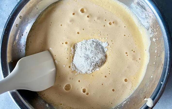 ホットケーキミックスに『大さじ2杯』と『大さじ3杯』　じっくり弱火で焼いていくと？