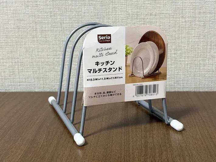 110円の『キッチンスタンド』　じゃない使い方に「収納に役立つ」「安定感抜群」