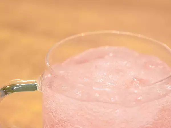 「酸飲料は、飲まずに固めるのが正解！？　上下に振って冷蔵庫に入れたら「ウマっ！」」の画像