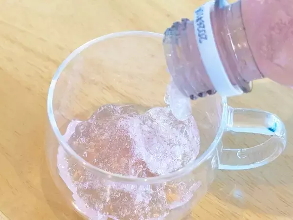 「酸飲料は、飲まずに固めるのが正解！？　上下に振って冷蔵庫に入れたら「ウマっ！」」の画像