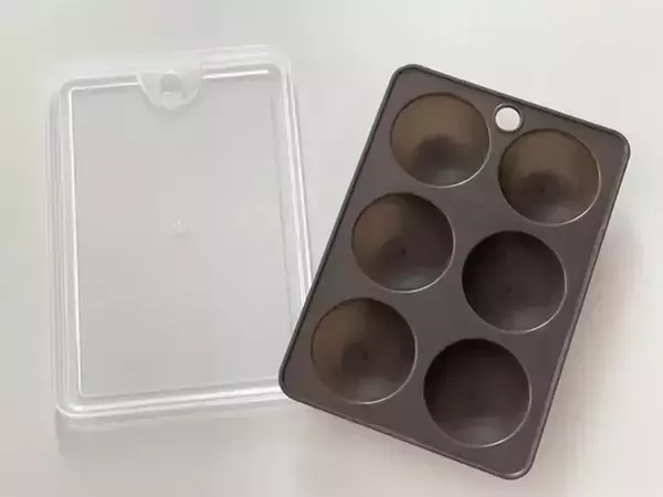 ダイソーの丸型トレイに詰めたのは…　『忙しい人の救世主』に「絶対に買うべき」