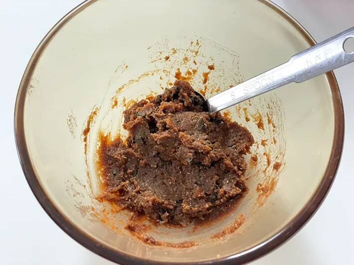 ダイソーの丸型トレイに詰めたのは…　『忙しい人の救世主』に「絶対に買うべき」