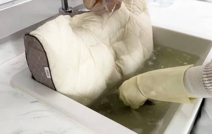 洗濯機で枕は洗える？洗えない？　専門家が教える『正解』は…【正しい枕の洗い方】