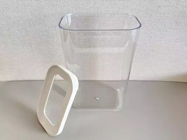 330円でゴチャつくキッチンが整う！　プチプラ容器で叶えるすっきり収納【THREEPPY】
