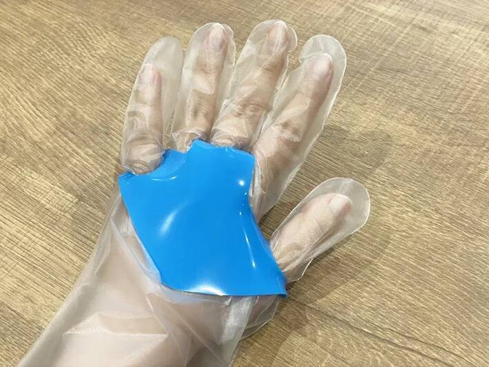 ビニール手袋が脱げる『あのイライラ』を解消！　ダイソーグッズに「こういうの探してた」