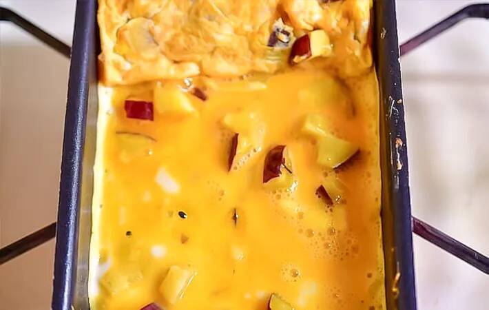 卵2個と混ぜたのは…？　できた玉子焼きが「砂糖も出汁もいらないかも！」【秋レシピ】