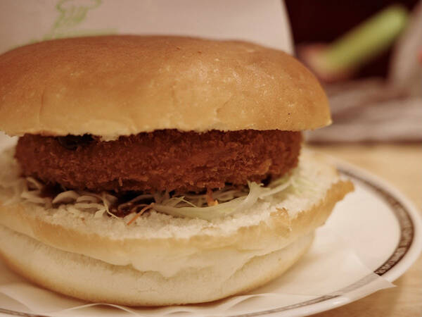 最強にでかい 冬の定番バーガー グラコロ ならぬ グラクロ をコメダ珈琲店で 22年1月27日 エキサイトニュース 最強にでかい 冬の定番バーガー グラコロ ならぬ グラクロ をコメダ珈琲店で 22年1月27日 エキサイトニュース