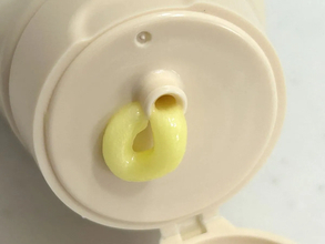 残り少ないチューブ、どう絞り出す？　出し方で分かる本性に「図星だ」