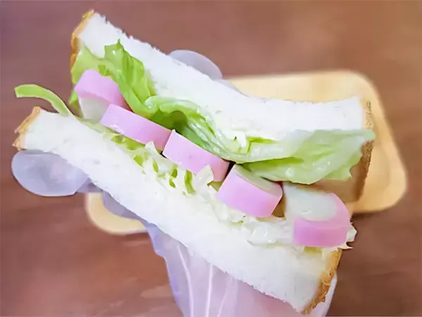 「おせちに飽きたら作ってみて！　家族が完食した『かまぼこサンド』がぴったり」の画像