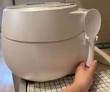 「しゃもじが炊飯器に浮く！　セリアの『マグネットシェーバーホルダー』の意外な活用法」の画像6
