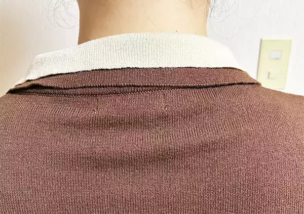 「『服のタグ』がチクチクする時はどうする？　簡単にできる裏ワザに「不快感がなくなった」」の画像