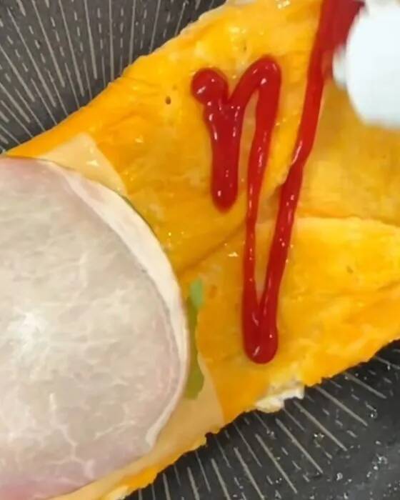 フライパン1つで完成！　まるでお店みたいなカフェ風サンドに「早速やる」